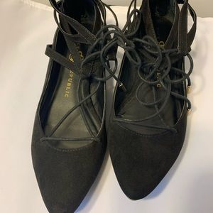 Rock & Republic Black Lace Up Flats size 6